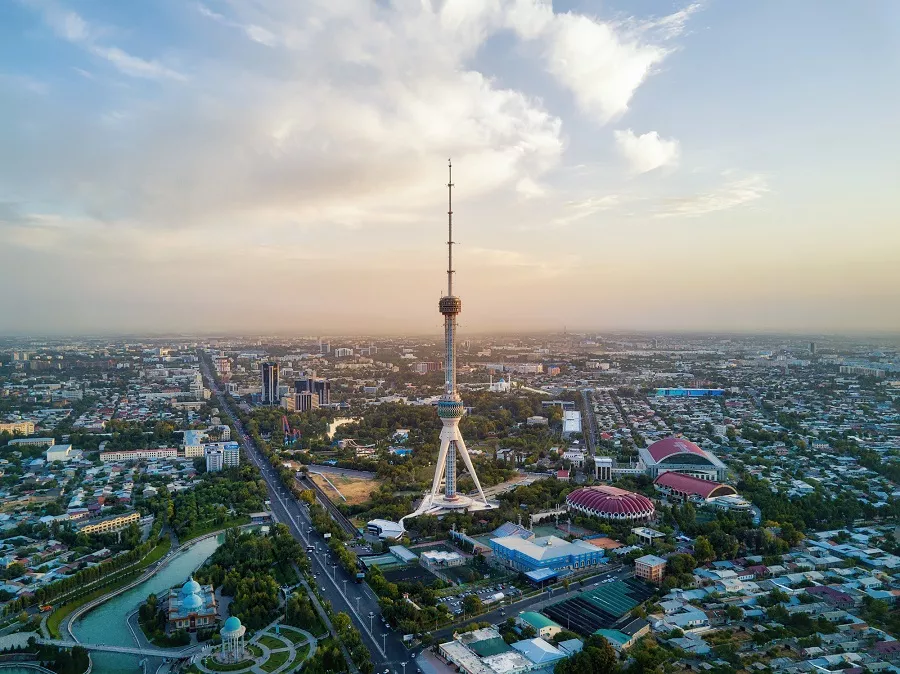 IN THE FOOTSTEPS OF THE GREAT SILK ROAD